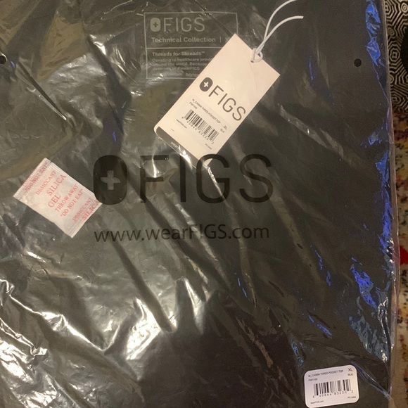 Figs NWT XL Black Casma 3 Pocket Scrub Top - Picture 4 of 5